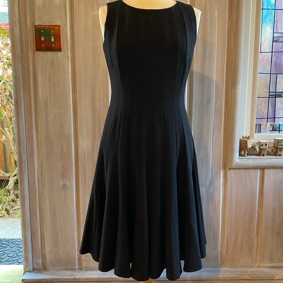 Dress - Picture 2 of 5